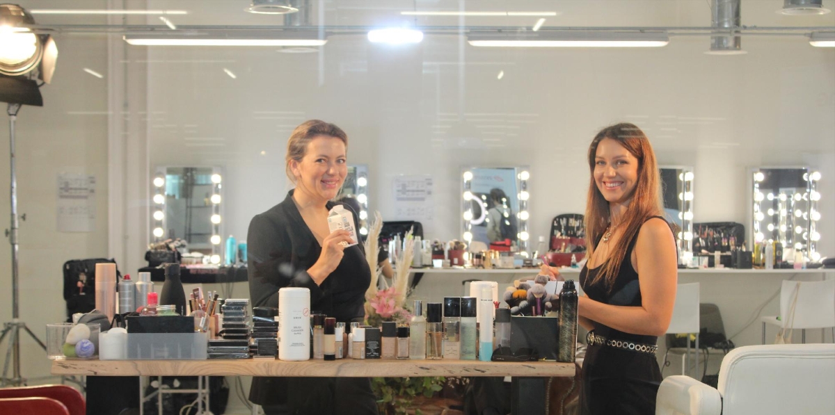 Equipo de maquillaje y peluquería de BNEW. Foto A.T.