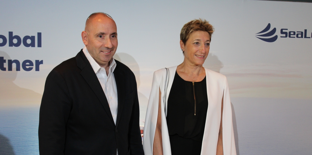 Carles Mayol, jefe del Departamento de Contenedores, y Carla Salvadó, subdirectora general de Comercial y Marketing de Port de Barcelona.