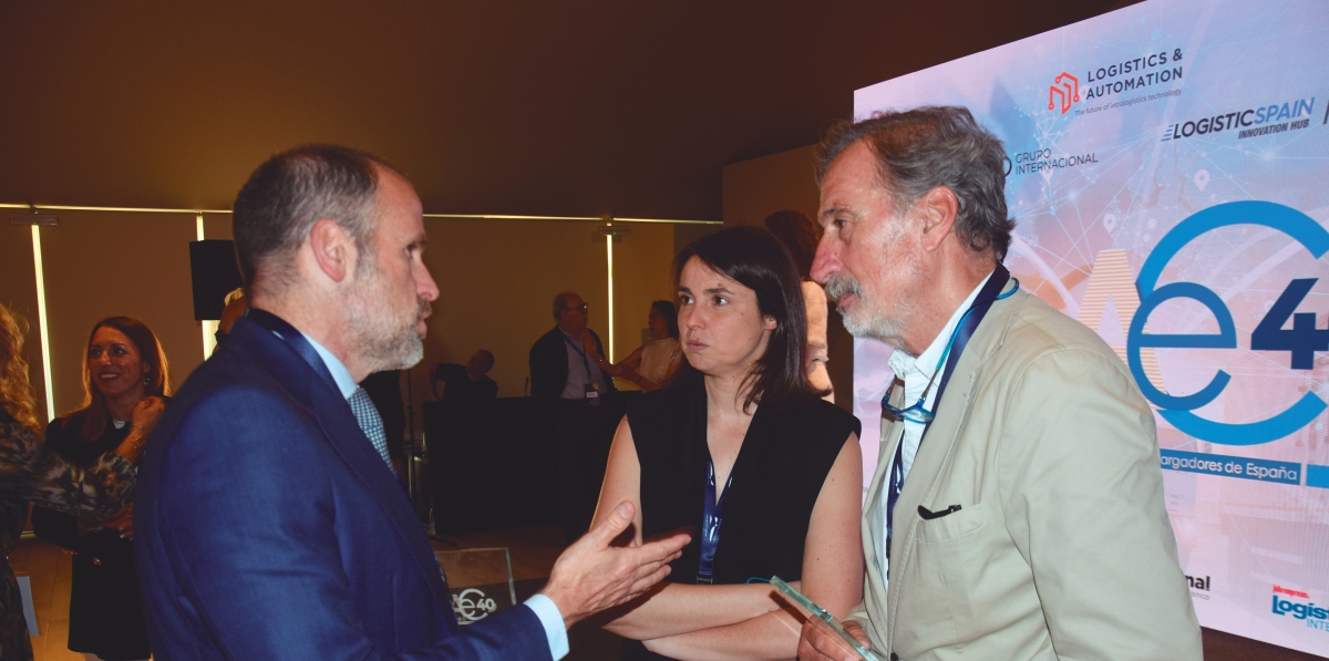 Carlos Castán (ACE), Elena Atance (Ministerio de Transportes) y Benito Bermejo (Ministerio de Transportes). Foto M.J.