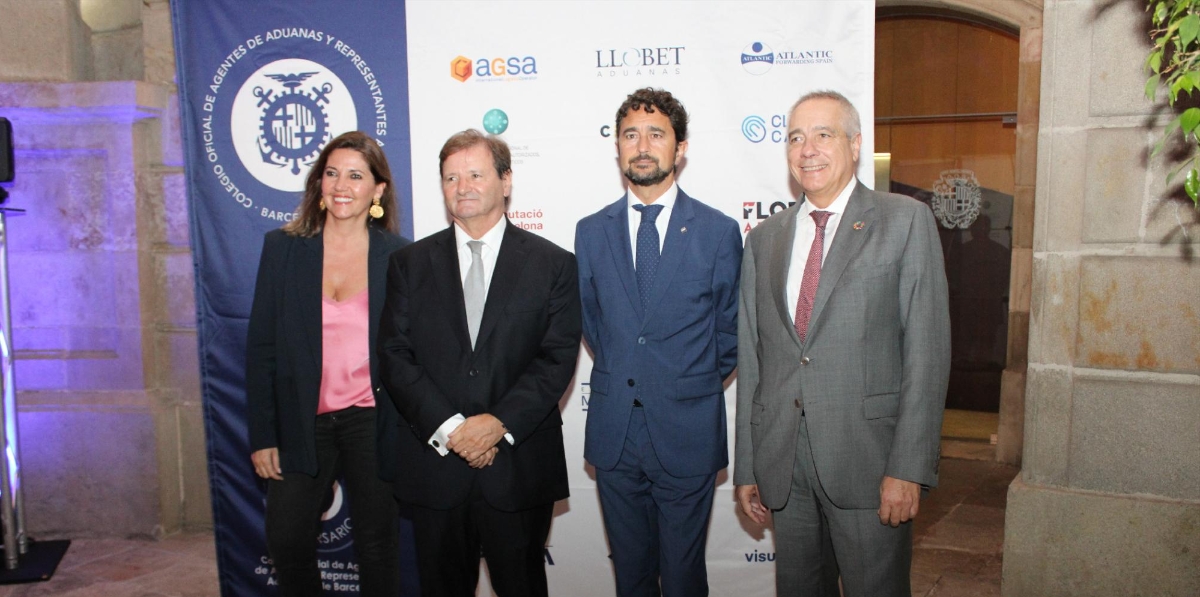Blanca Sorigué, directora general CZFB; Antonio Llobet, presidente COACAB; Damià Calvet, presidente Port de Barcelona, Pere Navarro, delegado especial del Estado en el CZFB. Foto A.Tejera.