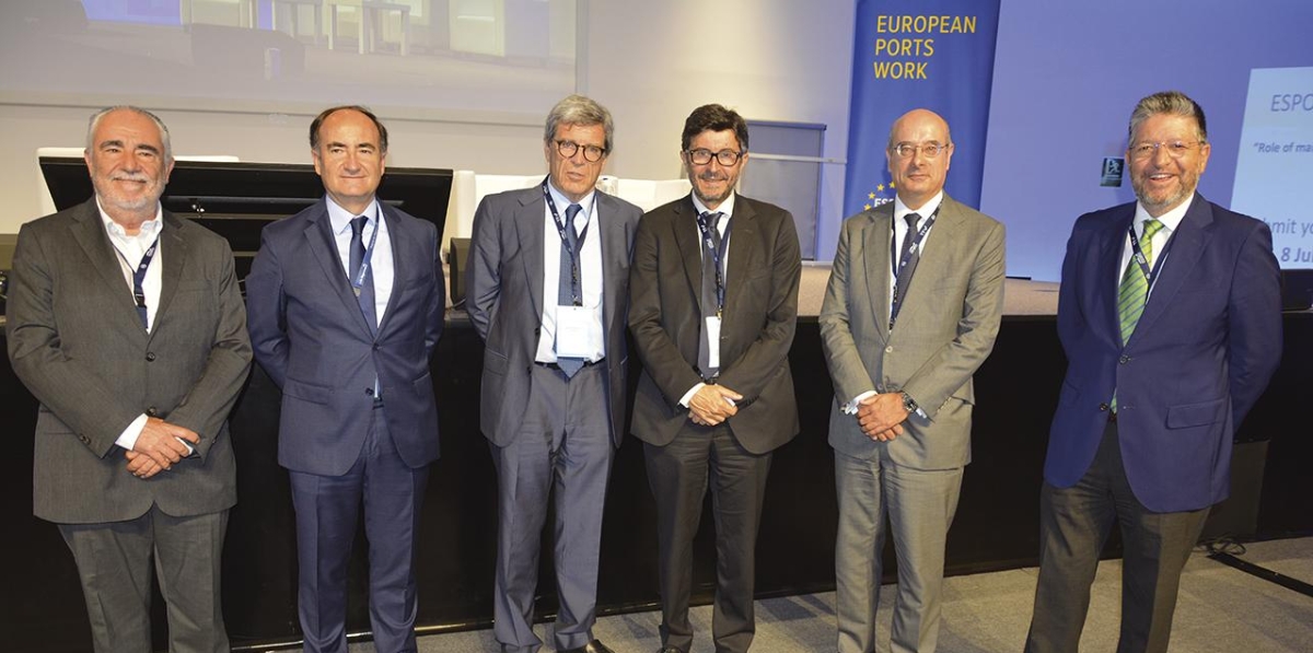 Francesc Sánchez (APV), Gerardo Landaluce (APBA), Aurelio Martínez (APV), Álvaro Rodríguez Dapena (OPPE), José Fernández (Comisión Europea), y José Luis Hormaechea (APBA). Foto: Raúl Tárrega.