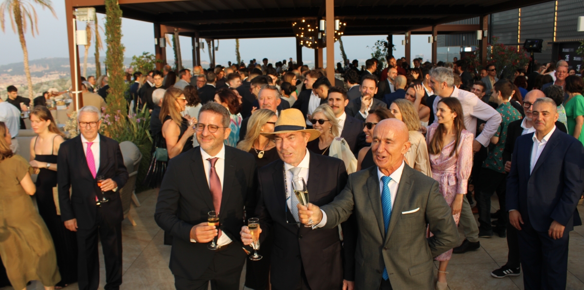 Francisco Fuentes, COO; Mario Flores, cofundador; y Xavi Casas, CEO y cofundador de Cargo Flores. Foto M.V.