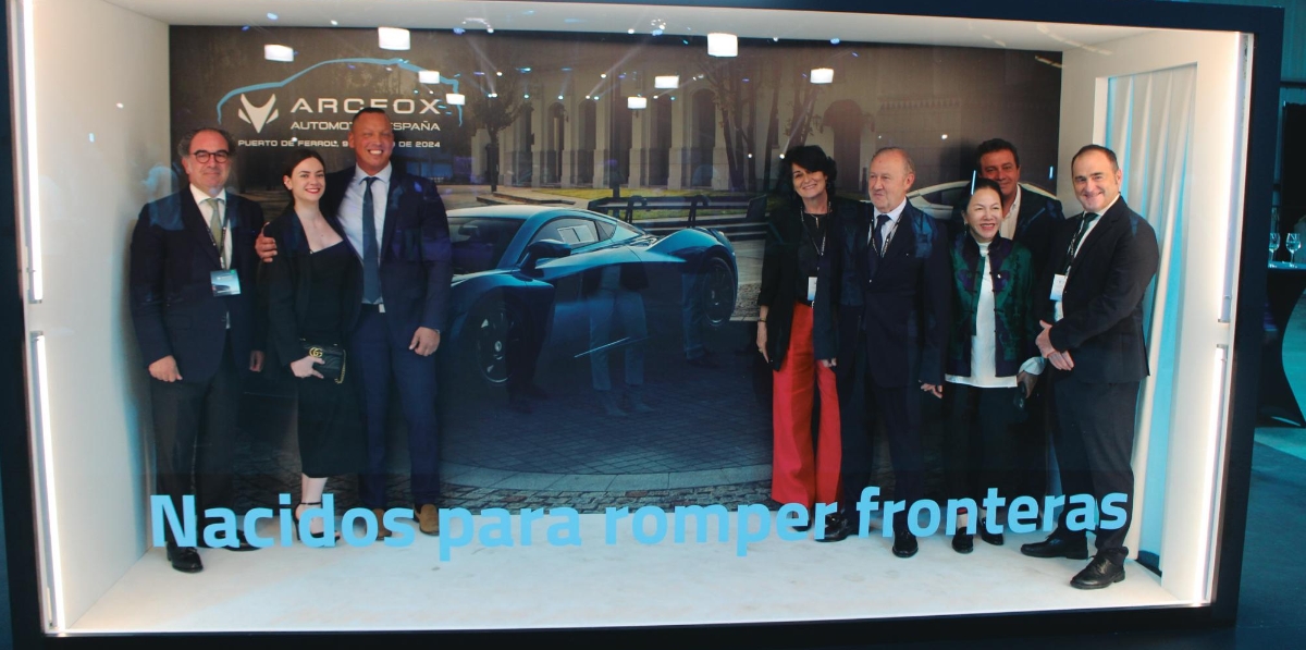 El contenedor es el medio de transporte inicialmente elegido por Arcfox. Foro J.P.