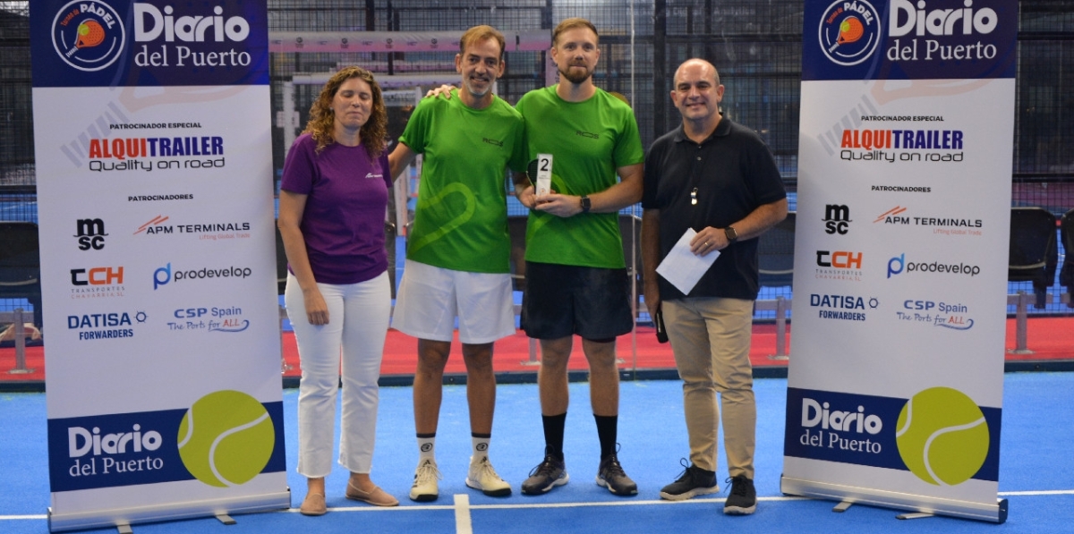Ros Logística, subcampeones en el nivel avanzado junto a Begoña Llopis y Fernando Vitoria. Foto J.C.P.