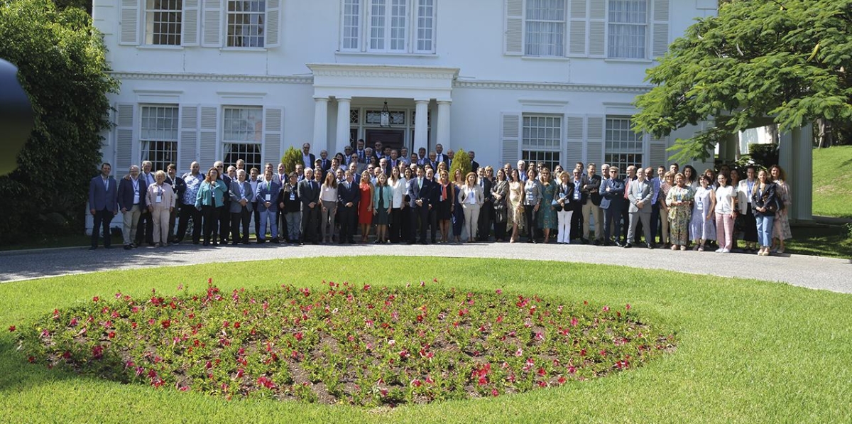 Imagen de familia de los participantes del XVIII Foro Aduanero. Foto: Raúl Tárrega.