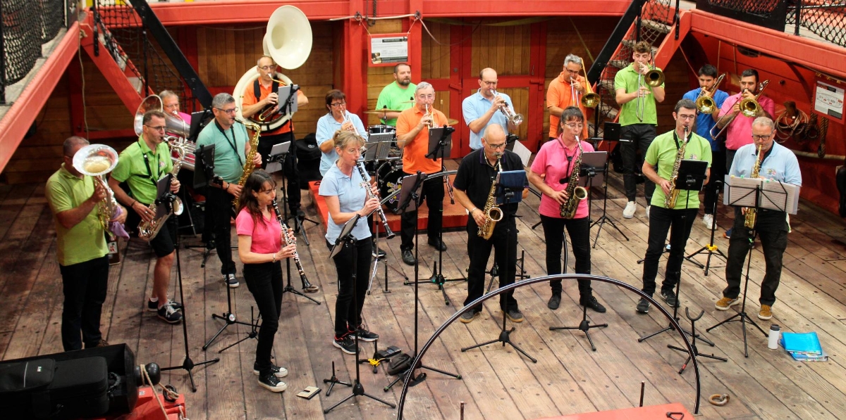 Hubo música en directo para acompañar la velada a bordo de la fragata “L’Hermione”. Foto J.P.