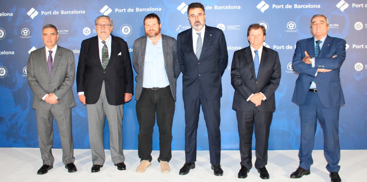 Salvador Richart, presidente de la Asociación de Agentes Consignatarios de Buques de Barcelona; Javier Vidal, presidente de la Asociación de Empresas Estibadoras Portuarias de Barcelona; Marc Sanglas Alcantarilla, secretario de Mobilidad y Logística de la Generalitat de Catalunya; Lluí Salvadó, presidente de Port de Barcelona; Antonio Llobet, presidente de COACAB y Emili Sanz, presidente de ATEIA-OLTRA Barcelona. Foto J.P.M.