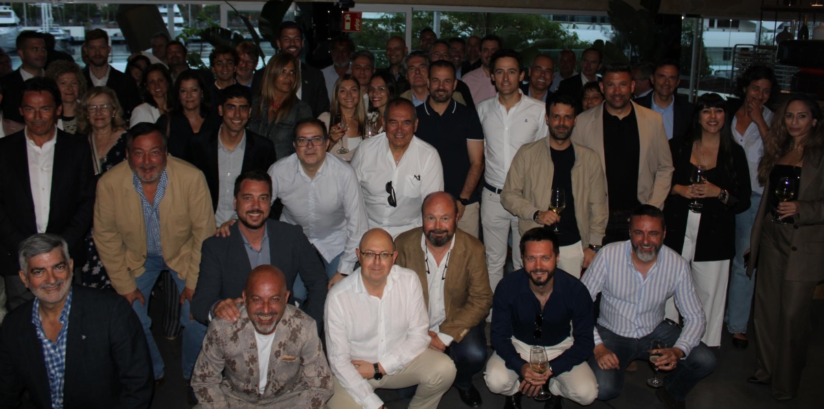 Más de 140 representantes del sector se reunieron en el restaurante Vraba de Barcelona.