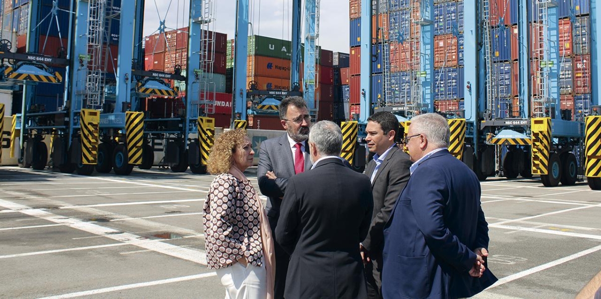 Botadura straddle carriers APM Terminals Barcelona