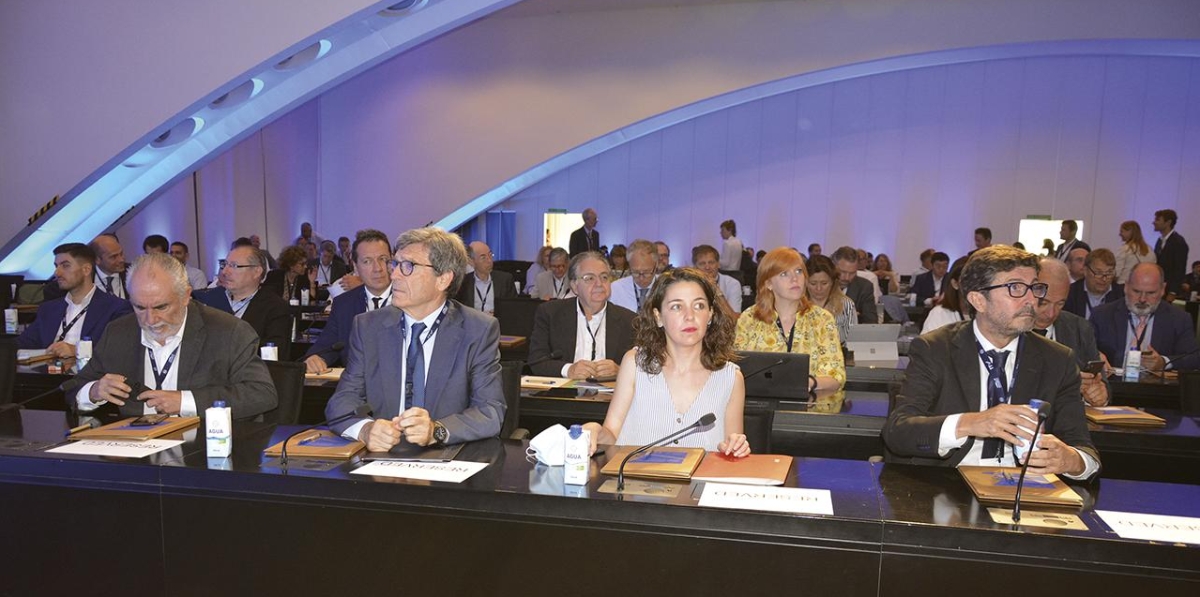 Francesc Sánchez, director general de la APV; Aurelio Martínez, presidente de la APV; María Pérez, secretaria autonómica de Obras Públicas, Transporte y Movilidad Sostenible; y Álvaro Rodríguez Dapena, presidente de Puertos del Estado. Foto: Raúl Tárrega.