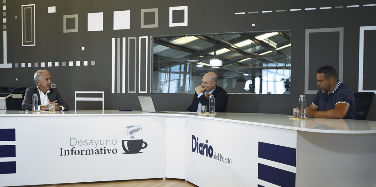 Un momento del debate entre Anesco y Coordinadora, moderado por Miguel Jiménez, director de Diario del Puerto. Foto: Raúl Tárrega.