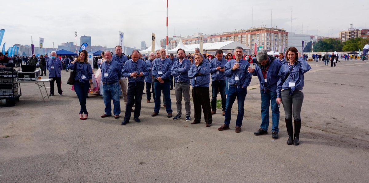 Los miembros del Jurado durante el minuto de silencia en memoria de las víctimas del 11M y de las de la invasión de Ucrania.
