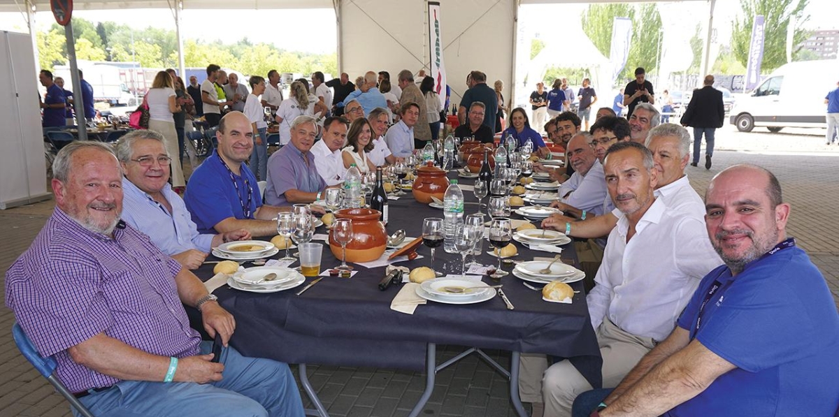 Mesa presidencial.