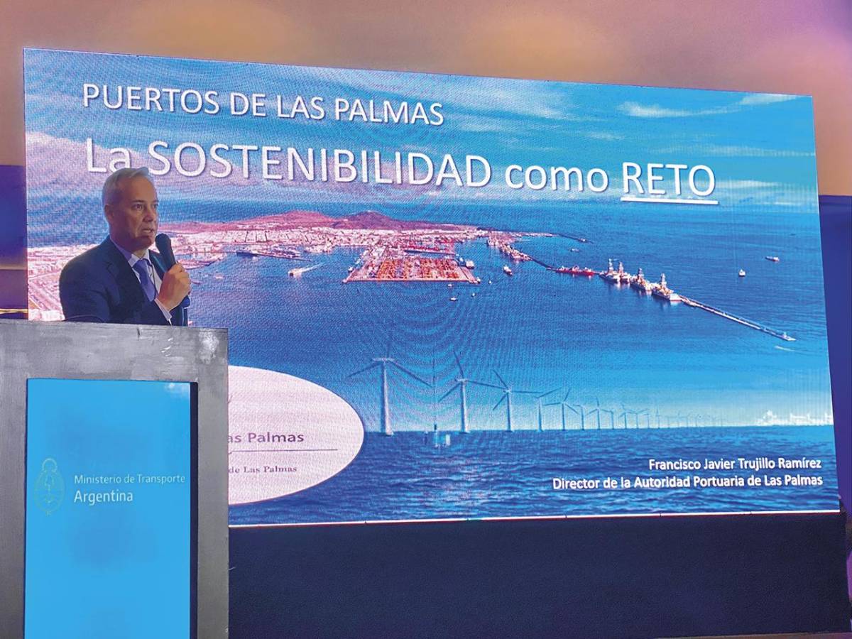 $!Francisco Trujillo, director de la Autoridad Portuaria de Las Palmas, durante su intervención.