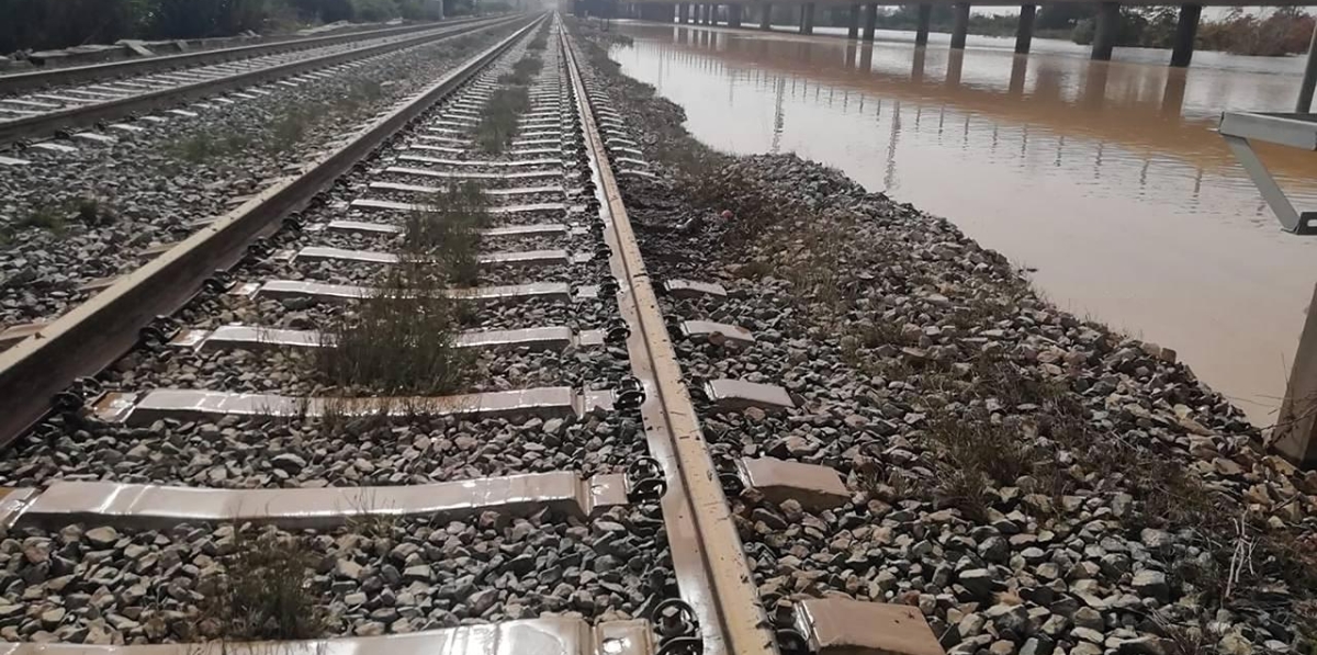 Graves daños en las infraestructuras de Cercanías – línea Silla-Xàtiva (C2).