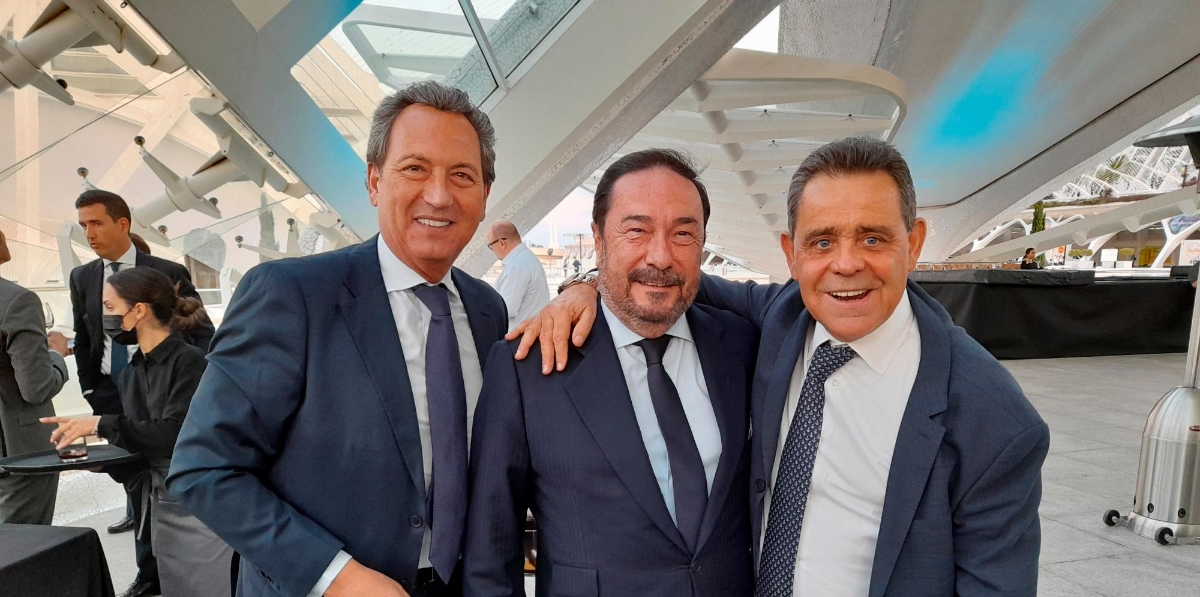 Juan Beltrán (Raminatrans), Alfonso Serrat (Boluda Corporación Marítima) y Antonio Monterde (AM Cargo). Foto. Raúl Tárrega.