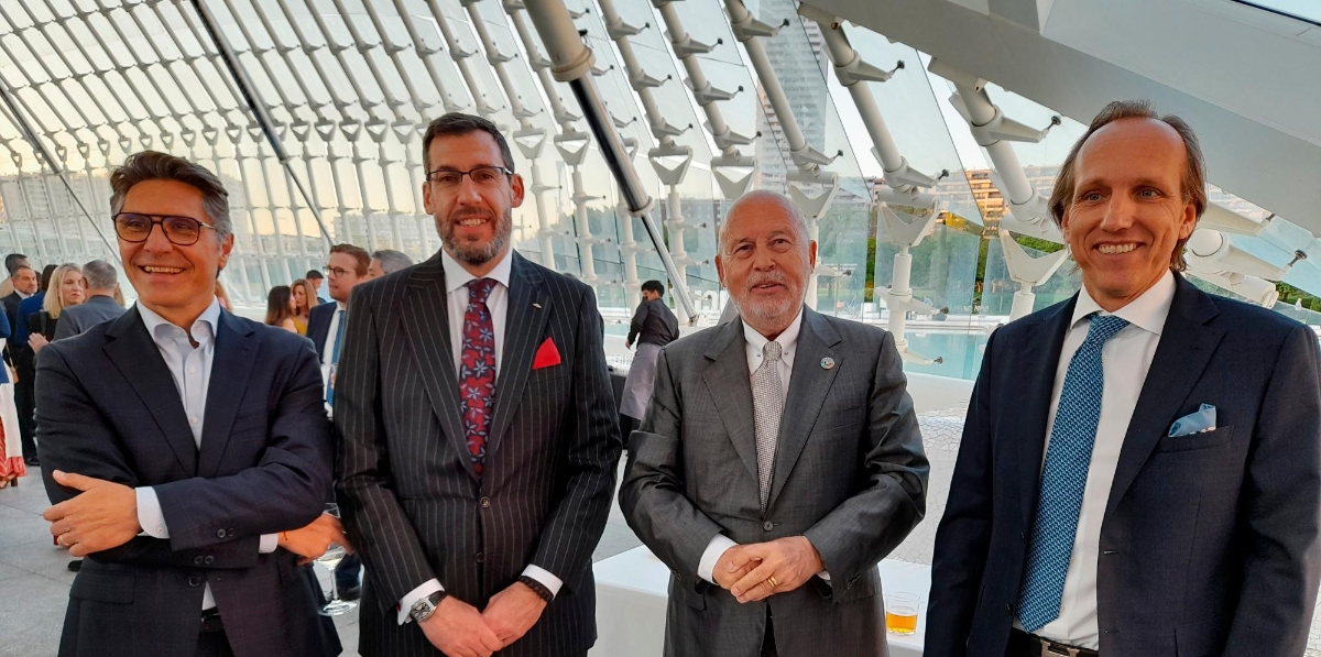 Cándido Zarío (Banco Sabadell), Diego Díaz (Expeditors), Francisco Lorente (MSC España) y Javier Romeu (Tiba). Foto: Raúl Tárrega.