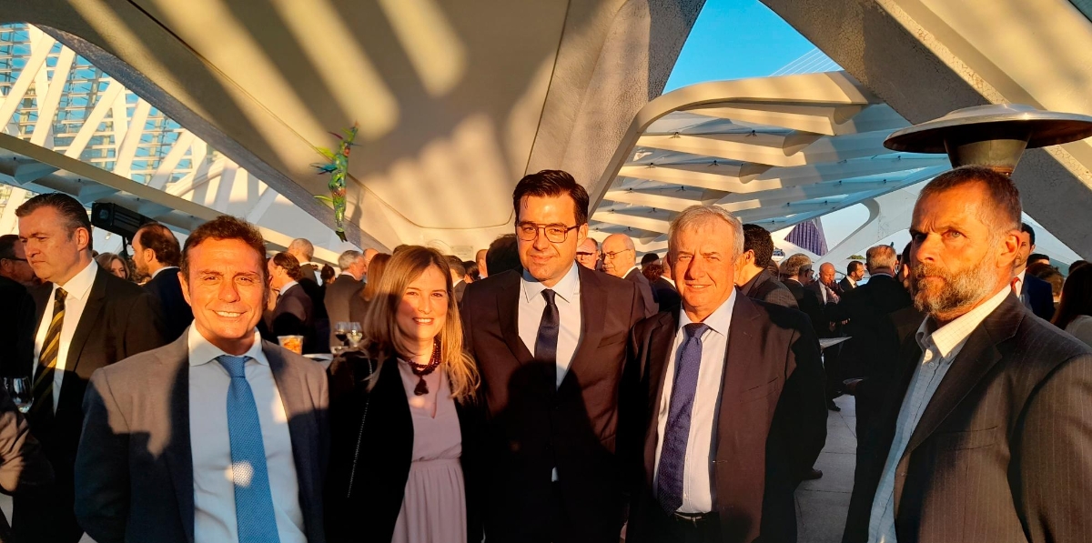 Juan Carlos Torres (Medlog), Paula Casais (Asociación Naviera Valenciana), Gabriel González (MSC Terminal Valencia), Jan Nowak (OPCSA) y Sven Valentin (MSC Terminal Valencia). Foto: Raúl Tárrega.