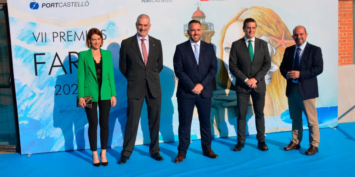 La delegación de Grupo Diario - Diario del Puerto fue recibida por el presidente y director general de PortCastelló, Rafa Simó y José María Gómez. Pilar Gascó, Paco Prado y Fernando Vitoria.