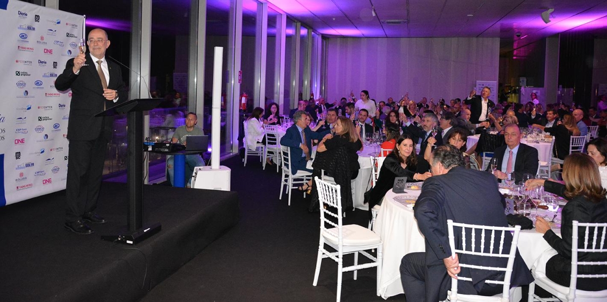 Un momento del brindis realizado con motivo de la celebración. Foto: Raúl Tárrega.