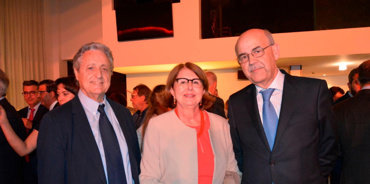 Juan Sarrasqueta (Integral Shipping), Pilar Gimeno (Grupo Gimeno) y Antonio Campoy (Noatum).