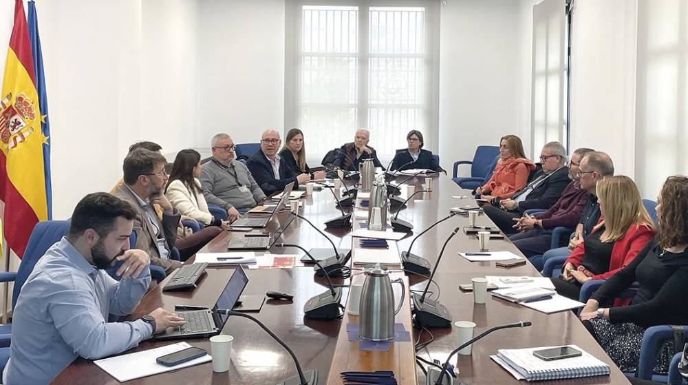La comunidad portuaria analiza los avances en las obras de la red viaria del Puerto de Valencia