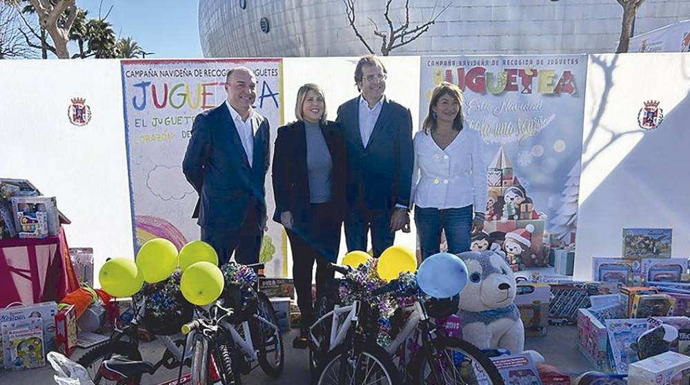 El Puerto de Cartagena entrega más de 500 juguetes a la campaña solidaria del ayuntamiento
