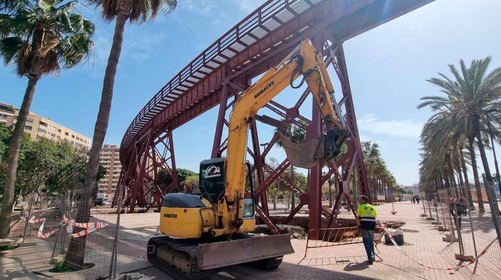 Comienza la reparación de las cimentaciones del Cable Inglés del Puerto de Almería