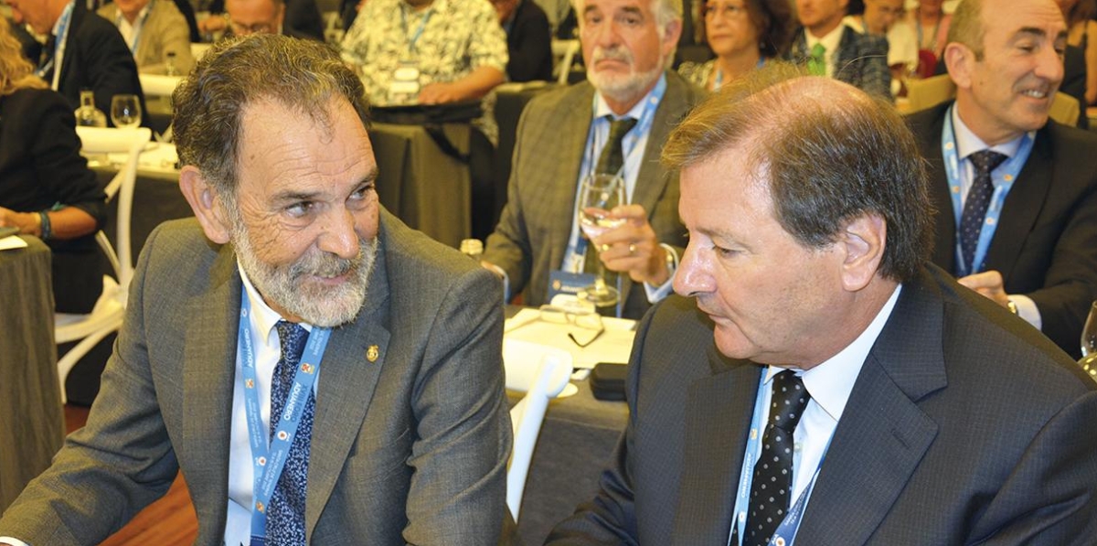 Emilio Guardiola, presidente del Colegio Oficial de Agentes y Representantes Aduaneros de Valencia; y Antonio Llobet, presidente del Consejo General de Agentes de Aduanas. Foto: Raúl Tárrega.