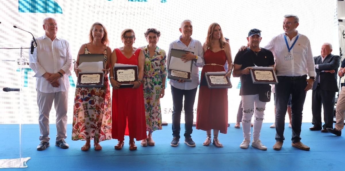 Manuel Ríos, Trinidad Ramírez Alapont, María Isabel Rodrigo Tárrega, Mar Chao, Andrés Llorach Más, Raquel Sola López, José Antonio Lázaro Serrano y Carlos Prades. Foto R. T.
