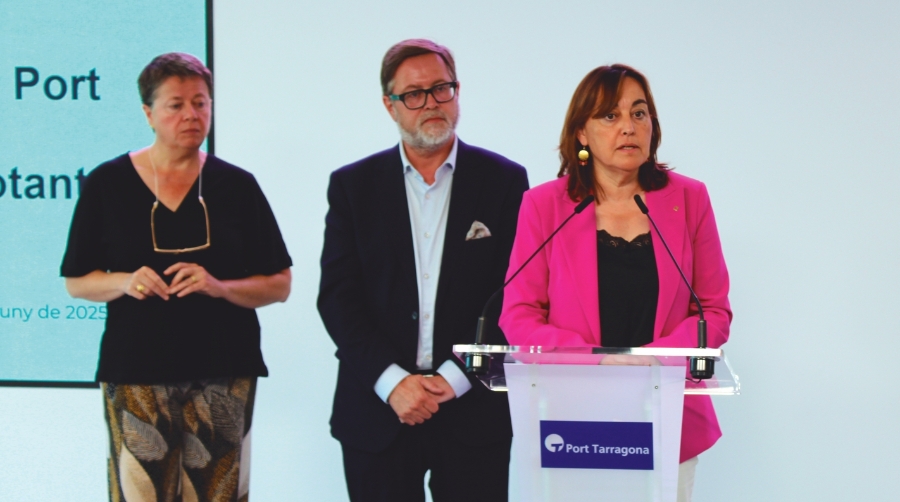 Genoveva Climent, directora Comercial de Port Tarragona; Santiago Castellà, presidente de Port Tarragona; y Sílvia Paneque, consellera de Territori. Foto M.V.