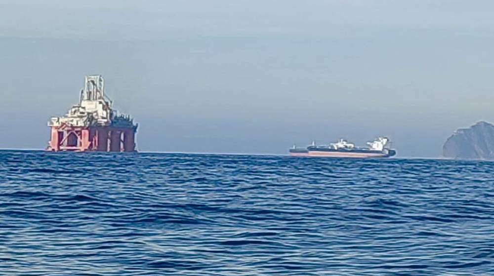 La plataforma “Transocean Barents” llega a Cartagena para reducir su altura