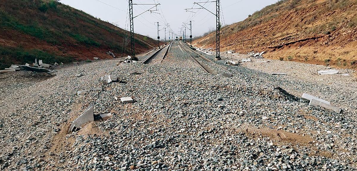 Graves daños en las infraestructuras de la Línea de Alta Velocidad (Chiva).