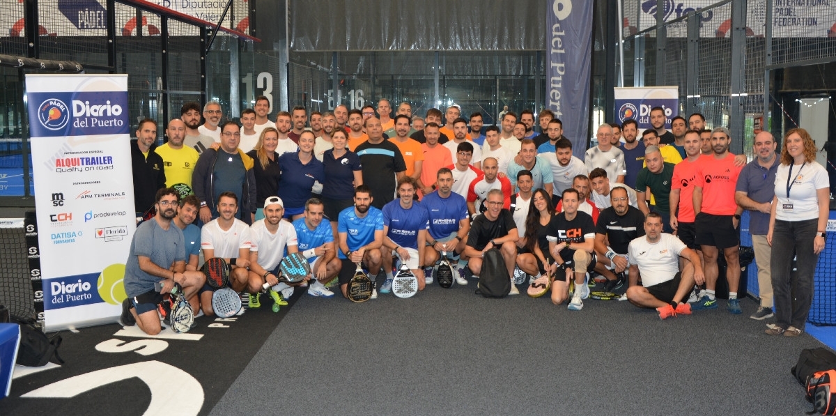 Participantes en el 4º Torneo de Pádel de Diario del Puerto. Foto J.C.P.