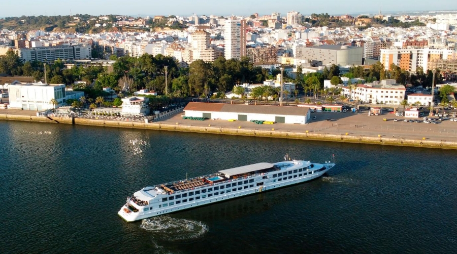 El Puerto de Huelva recibe este fin de semana dos escalas de cruceros