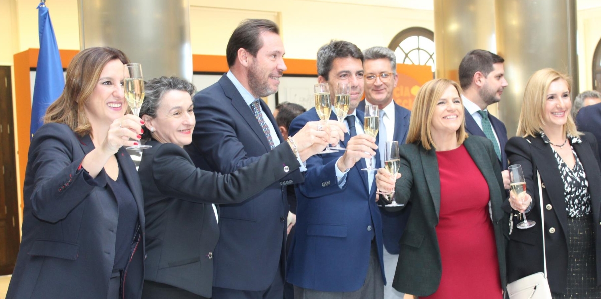 Visita de Óscar Puente al Puerto de Valencia