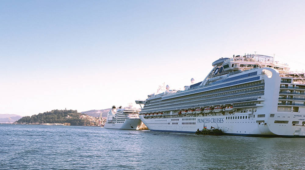 El Puerto de Vigo recibe a m&aacute;s de 4.800 personas en una escala doble de los cruceros &ldquo;Seabourn Ovation&rdquo; y &ldquo;Sapphire Princess&rdquo;