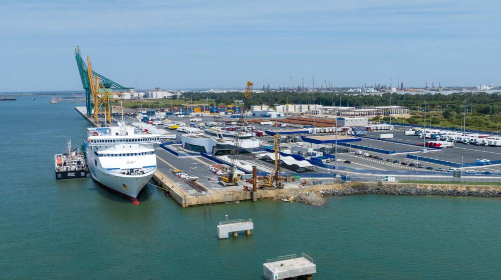 La AP de Huelva avanza en las obras de la nueva doble rampa ro-ro en el Muelle Sur