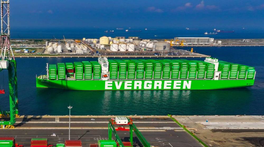 Evergreen suspende la carga de Israel y redirige sus buques por Buena Esperanza