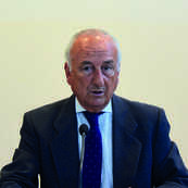 La APV suspende de sus funciones a Rafael Aznar en el &aacute;rea internacional