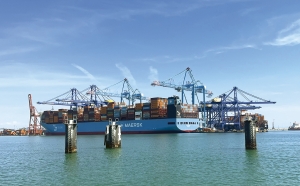 Parte de las instalaciones de APM Terminals en el Puerto de Valencia.,