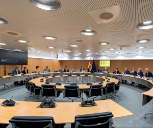 Reunión ayer del ministro de Economía con los agentes sociales ayer jueves.