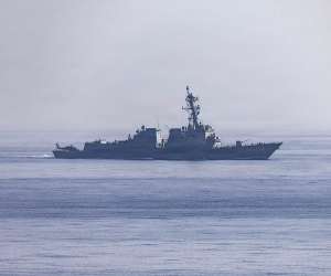 Uno de los destructores que participan en la misión de bloqueo.