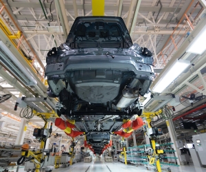 ANFAC confirma que España sigue siendo un país fabricante y exportador, pero que se encuentra en plena reconversión tecnológica que ha impactado en las cifras de 2025. En los primeros meses de 2025, la producción nacional acumuló un descenso cercano al 7%, con alrededor de 1,48 millones de vehículos fabricados hasta agosto, y las exportaciones cayeron en torno al 10%.