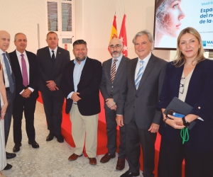 Ponentes, autoridades y participantes en la primera jornada del 7º Air Cargo Day. Foto M.J.