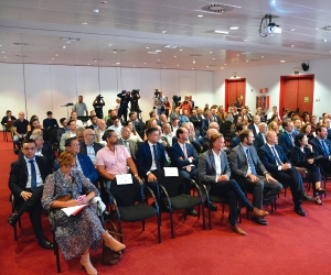 Vista parcial del auditorio y el público asistente. Foto J.C.P.