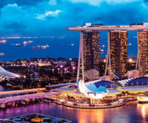Una “estrategia coherente” de innovación e inversión en transformación ecológica y tecnologías digitales ha permitido a Singapur recuperar su posición de liderazgo como potencia marítima