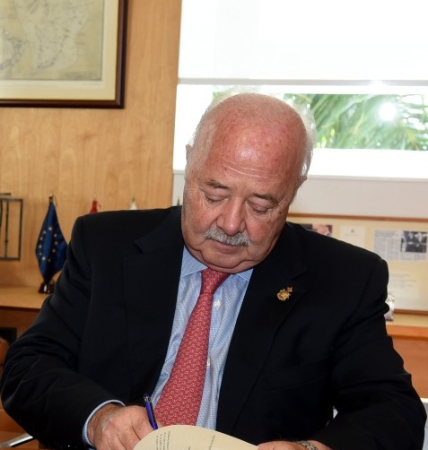 Firmada el acta de recepci&oacute;n de las obras de abrigo del puerto de Granadilla