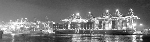 El mayor portacontenedores del mundo escala en el Puerto de Algeciras&nbsp;