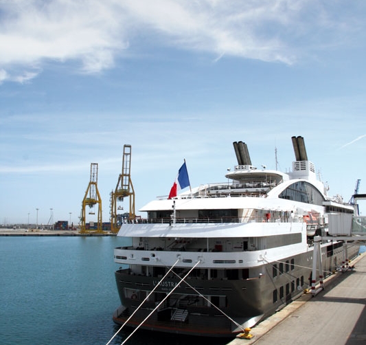 El crucero &quot;L&#039;Austral&quot; visita el Puerto de Valencia con 264 pasajeros a bordo